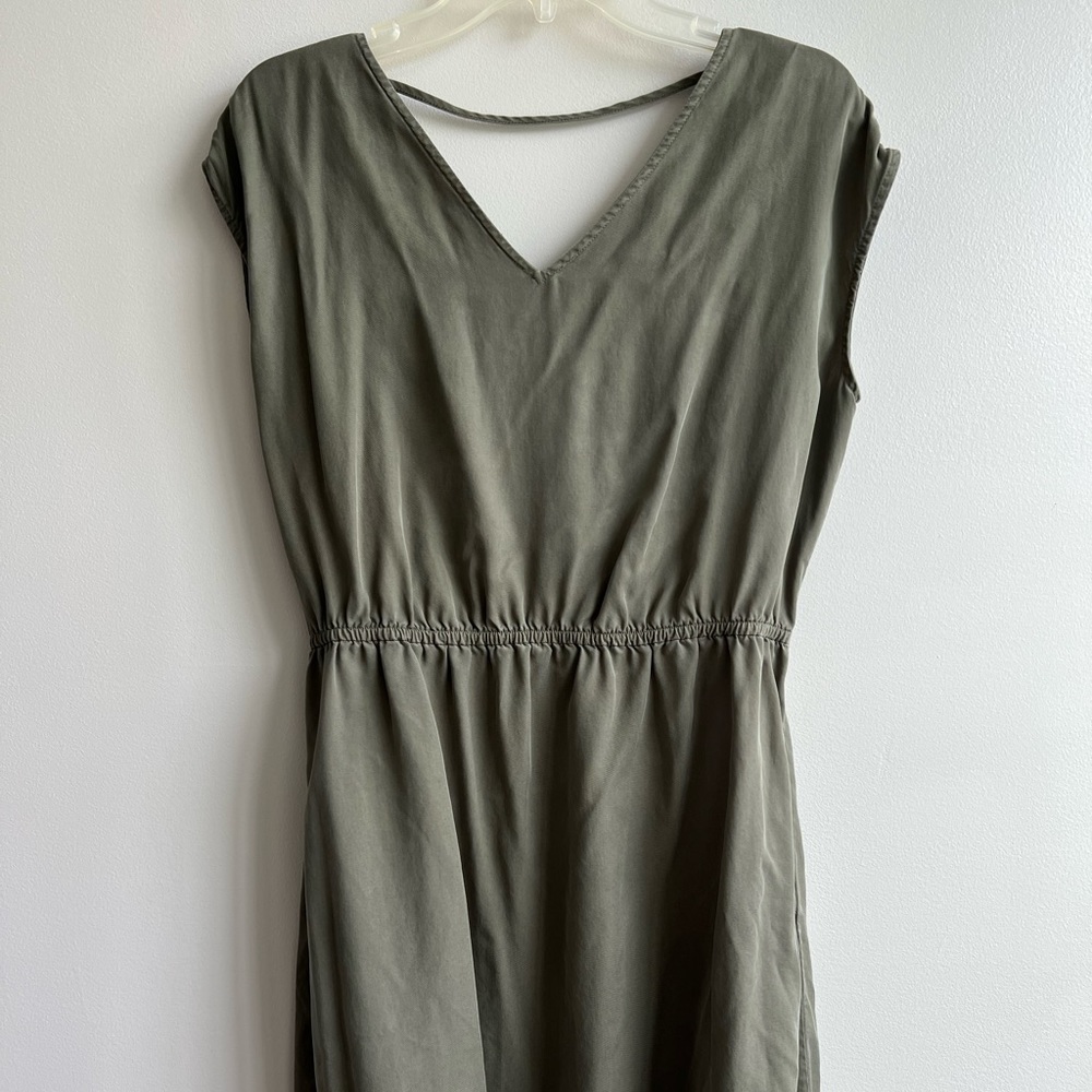Universal Thread Green Midi Dress with pockets